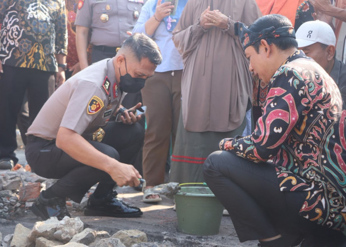 Kapolda Bengkulu dan Wali Kota Bangun Kembali Rumah Korban Kebakaran di Tanah Patah
