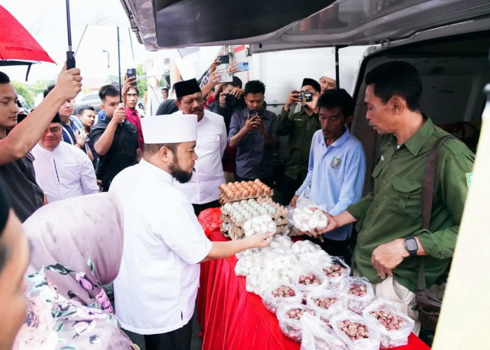 Gelar Pasar Murah dan Pelayanan Kesehatan di Seluma, Gubernur: Bantu Rakyat Untuk Kesehatan & Kebutuhan Pokok