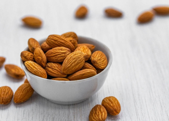Tak Selalu Baik! Berikut, 8 Efek Samping Konsumsi Kacang Almond Secara Berlebihan 