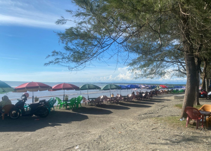 Berbanding Terbalik dari Tahun Lalu, Arus Wisatawan di Pantai Pasar Bawah Merosot Tajam