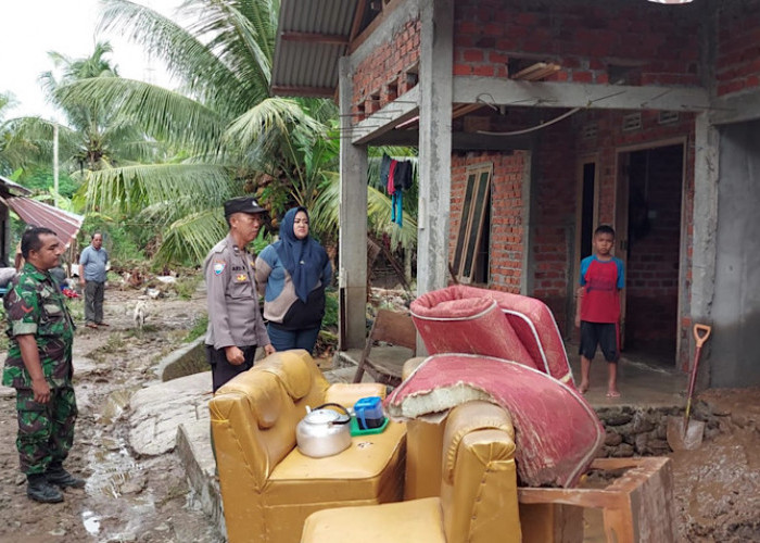 Cerita Warga Terdampak Banjir: Hewan Ternak Hanyut, Perabotan Rumah Rusak