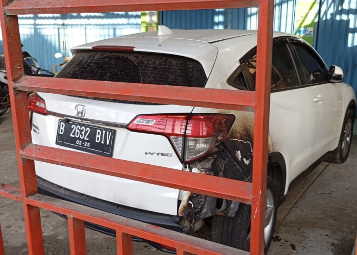 Mobil Honda HR-V Putih Milik Adik Ketua DPRD Seluma Jadi Sasaran Pembakaran Misterius