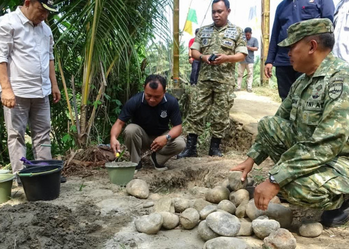 Wujud Sinergi TNI-Pemkab, Wabup Seluma dan Dandim 0425 Resmikan Groundbreaking Jembatan Perintis Garuda