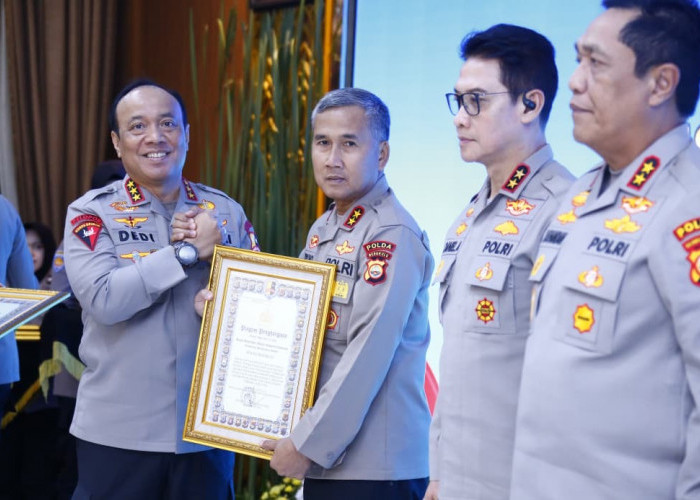 Raih Nilai Tertinggi Kepuasan Masyarakat, Kapolda Bengkulu Terima Penghargaan dari Kapolri