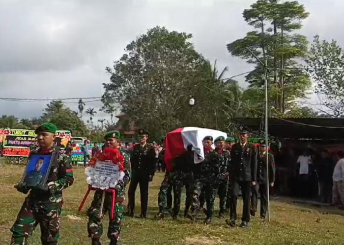 Haru Iringi Pemakaman Pratu M. Fadli yang Gugur Diserang KKB Papua