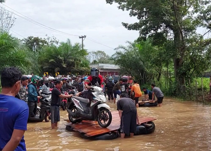 Banjir Rendam Jembatan Taba Terunjam, Polisi Atur Rekayasa Lalulintas 
