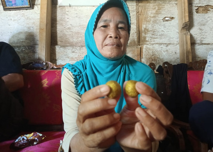 Cerita Nenek Saturi, Jelang Buka Puasa Temukan Benda Berkilauan di Pinggir Jalan, Ternyata Emas
