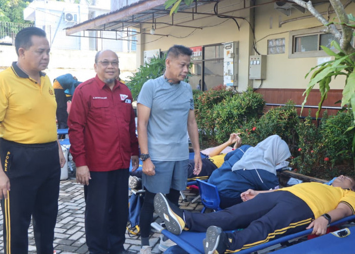 Tetes Darah untuk Sesama, Wakapolda Pimpin Donor Darah di Mapolda Bengkulu