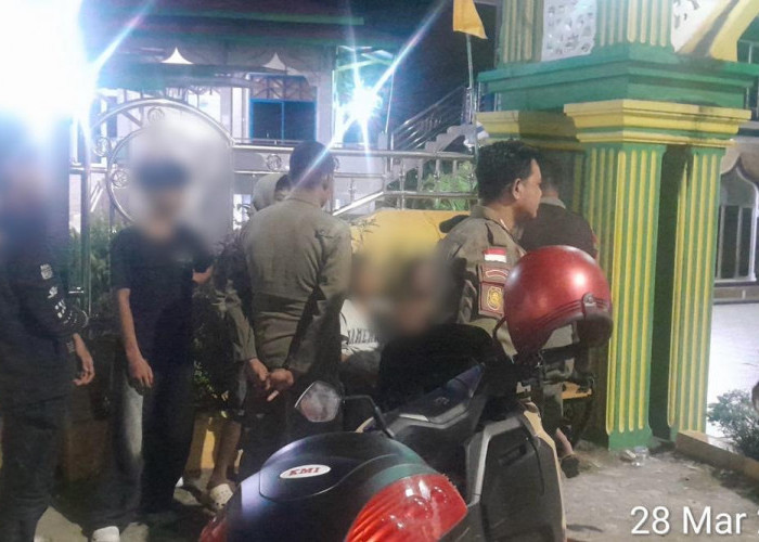 Satpol PP Kota Bengkulu Sisir Titik Rawan, Pelajar Lewat Jam Malam Kena Tegur