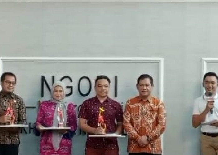 KPU Provinsi Bengkulu Bagikan Hadiah ke Pemenang Lomba Cipta Maskot dan Jingle Pilkada 2024
