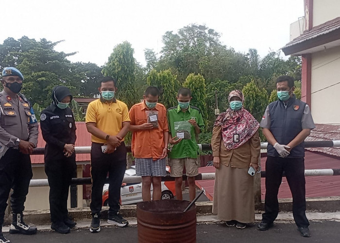 Terancam Bui, 2 Pemilik Ganja 106,54 Gram Hanya Pasrah Saat Barang Bukti Dimusnahkan Polda Bengkulu