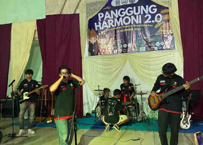 NOTURNA Bikin Panggung Harmoni 2.0 Bergema, UKM Seni UNIVED Tampilkan Aksi Memukau