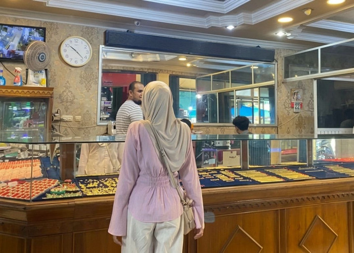 Emas Turun ke Angka Rp2,4 Juta per Gram, Intip Tren Jual Beli di Pasar Ampera Bengkulu Selatan Hari Ini