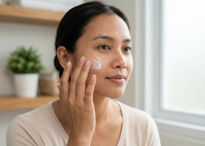 Pemilik Wajah Kering Merapat! Ini Rekomendasi Moisturizer Pelembab Kulit
