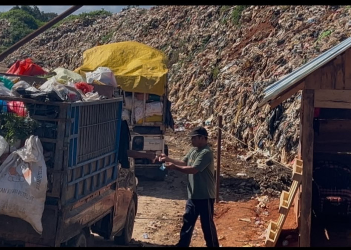 Kejar Target Rp1,75 Miliar, DLH Kota Bengkulu Tarik Karcis Retribusi Sampah di TPA Air Sebakul