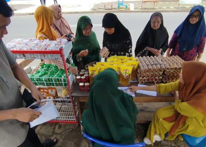 Bantu Dapur Warga, DKP Seluma Pastikan Bazar Murah Hadir Setiap Hari Besar