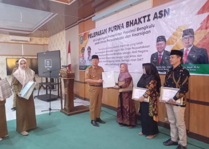 Dinas Perpustakaan Provinsi Bengkulu Gelar Pelepasan ASN Purna Bakti, Berlangsung Penuh Haru