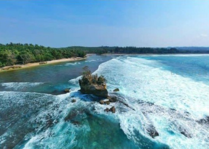 Misteri Batu Jung Dibalik Keindahan Pantai Way Hawang Bengkulu, Destinasi Wisata Ini Jadi Penangkaran Penyu