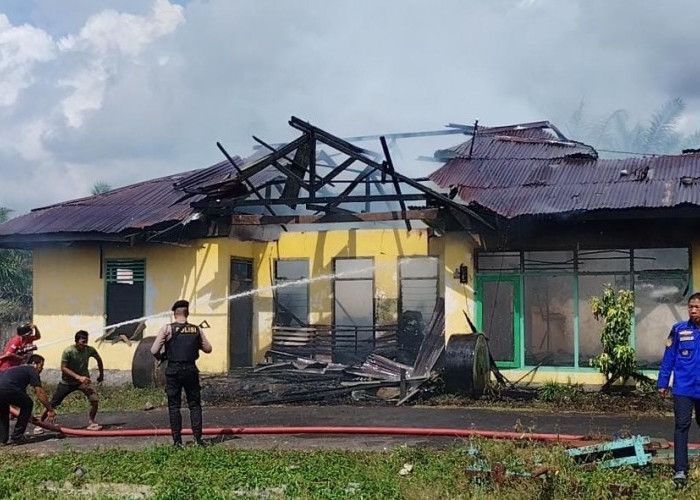 Gedung Dharma Wanita Dinas PUPR Bengkulu Utara Ludes Terbakar