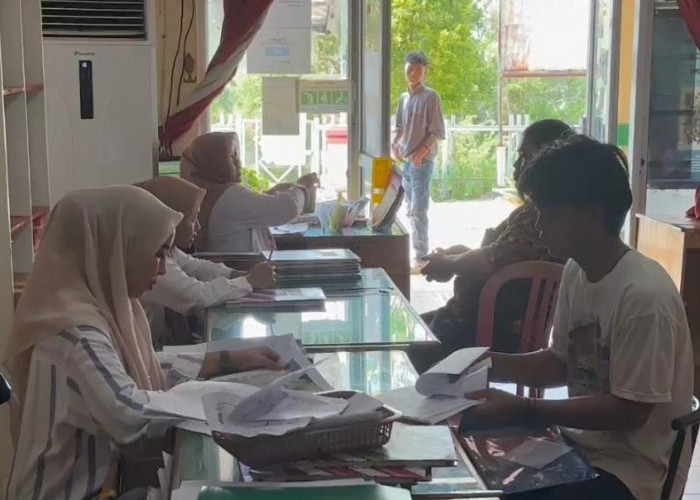 Dukcapil Seluma Jemput Bola ke 14 Kecamatan, Awali Perekaman e-KTP di Sukaraja