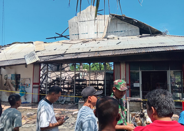 Kebakaran Hebat Hanguskan Rumah dan Toko di Bumi Ayu, Pemilik Luka-luka