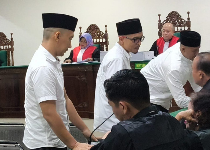 Setor Komitmen Fee 10-15 Persen ke Bupati, 3 Pihak Swasta Kasus OTT Rejang Lebong Jalani Sidang Perdana