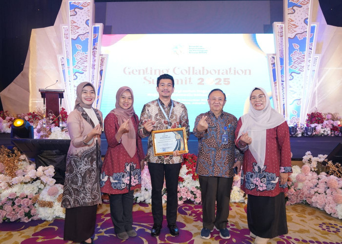 Bupati Bengkulu Utara Terima Penghargaan Genting Award dari Kemendukbangga