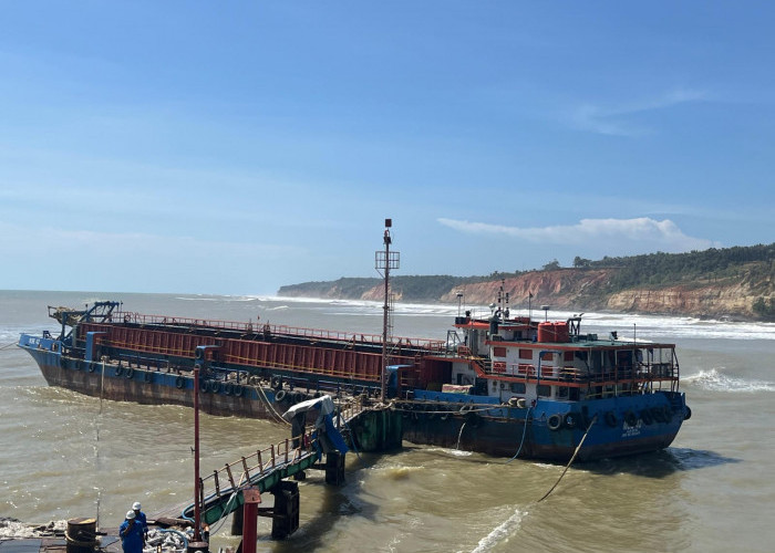 KKP Hentikan Operasional Kapal Sedot Pasir Laut Milik PT Titan Wijaya di Bengkulu