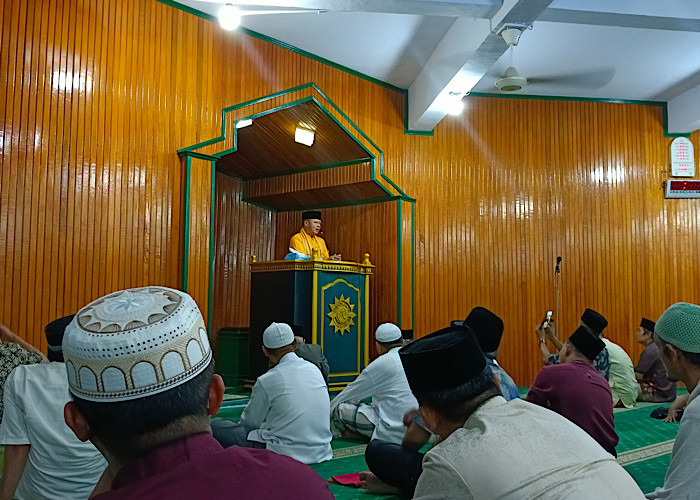 Mulai Puasa Besok, Gubernur Salat Tarawih Perdana di Masjid Muhammadiyah Soeprapto Bengkulu