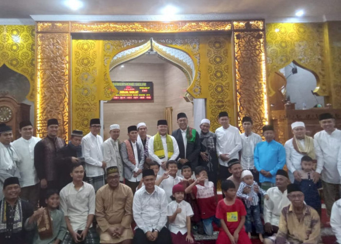 Beri Tausyiah di Masjid Raya, Gubernur Bengkulu: Puasa Memberikan Manfaat Lahir dan Batin