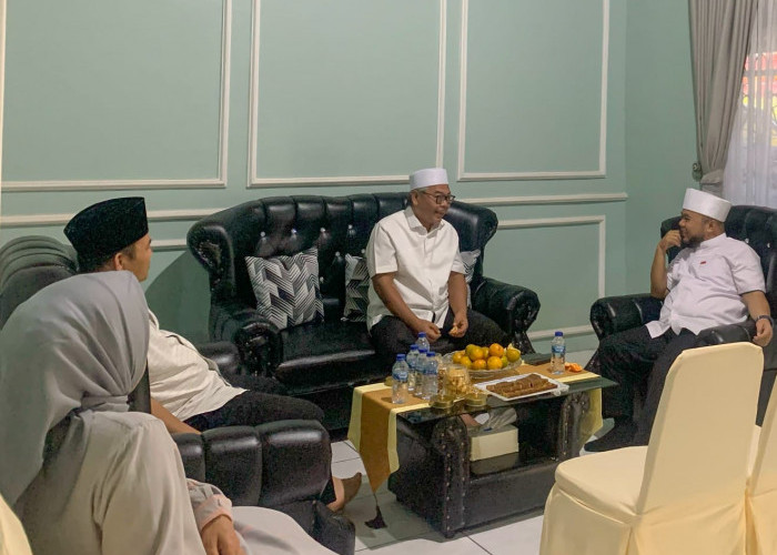 Hari Raya Idulfitri 1446 H: Gubernur Helmi Hasan Silaturahmi ke Mantan Ketua DPD RI 