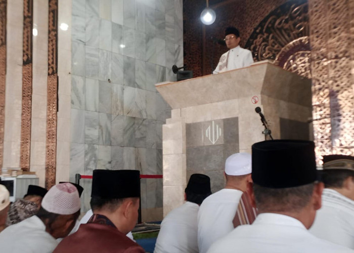 Kunjungi Bengkulu, Menag Nasaruddin Umar Jadi Khatib Jumat di Masjid Agung At-Taqwa