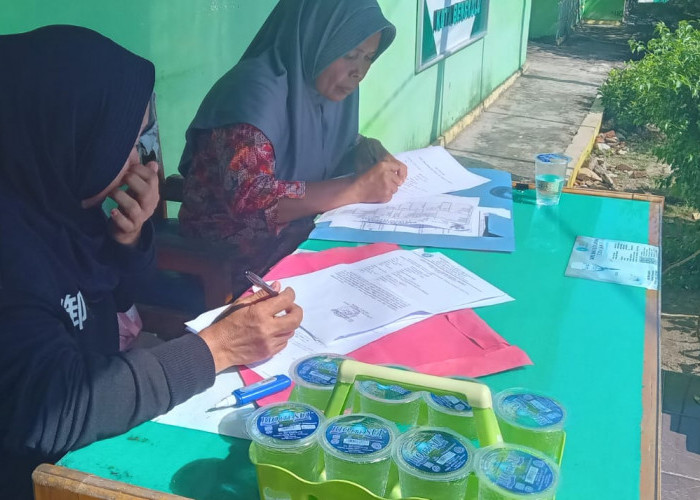 Baznas Kota Bengkulu Berikan Bantuan Seragam Gratis untuk Warga Kurang Mampu, Ini Syaratnya