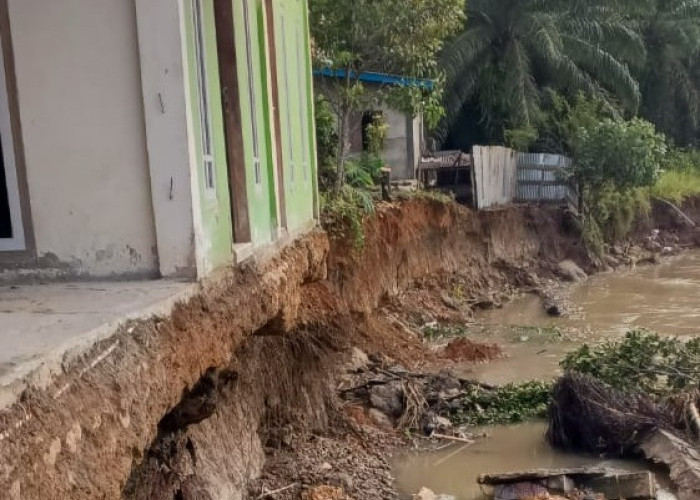 Terdampak Abrasi Sungai, 5 Unit Rumah di Desa Kembang Mumpo Terancam Ambruk