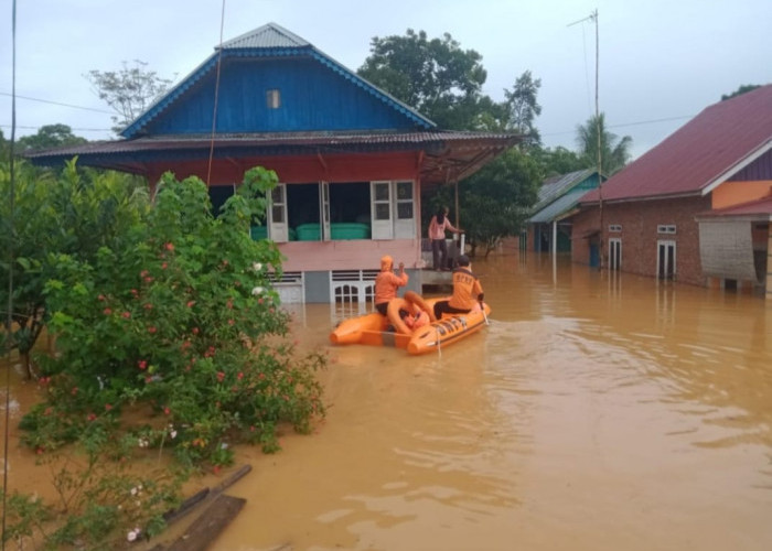 5 Kecamatan di Bengkulu Tengah Terendam Banjir, Ratusan Warga Dievakuasi