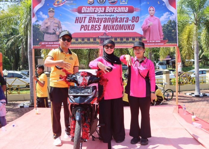Meriahkan HUT Bhayangkara ke-80, Polres Mukomuko Gelar Senam Bersama Bertabur Hadiah