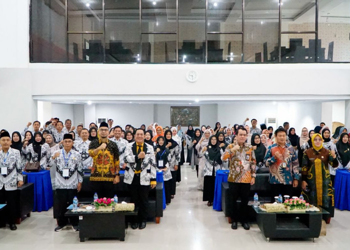 Peringati Puncak HGN, Plh Sekda Provinsi Bengkulu Pesankan Tiga Hal untuk Para Guru