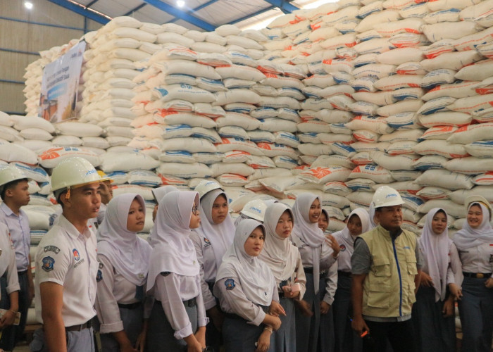 Bulog Bengkulu Buka Pintu Gudang bagi Pelajar, Tunjukkan Kesiapan Stok Beras Nasional