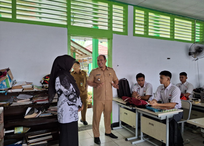 Dikbud Provinsi Bengkulu Pantau Hari Pertama Masuk Sekolah di SMAN 5