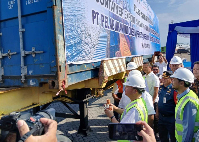 Bengkulu Ekspor Perdana Komoditas Kayu Karet Olahan 18 Kontainer ke China
