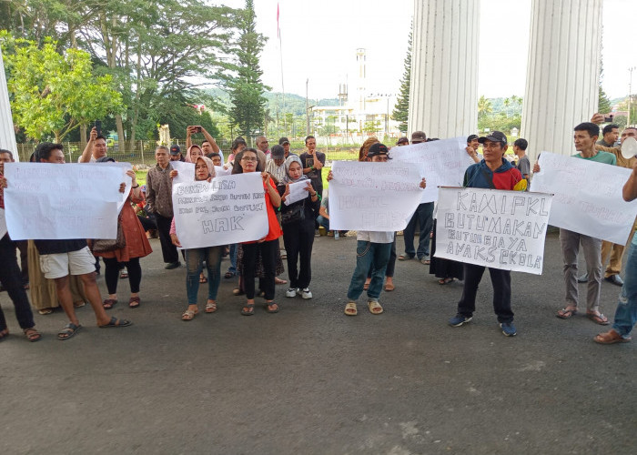 Orasi di Depan DPRD Kepahiang, Pedagang: Kami Butuh Makan, Biaya Anak Sekolah