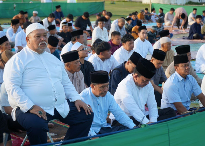 Berlangsung Khidmat, Ratusan Jemaah Padati Salat Iduladha Pemkab Bengkulu Selatan di Lapangan Sekundang