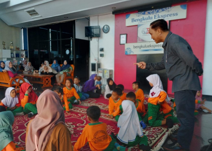 Gelar Kunjungan Edukatif ke BETV, Murid TK Dewi Sartika Benteng Kenali Dunia Media Sejak Dini