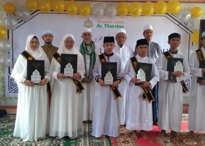 6 Penghafal Al-Qur'an Pesantren Tahfidz At-Thursina Wisuda, Ada yang Menyelesaikan 10 Bulan
