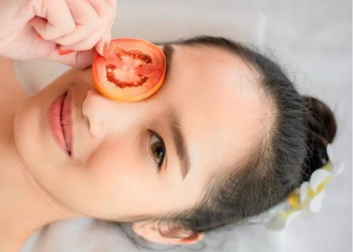 5 Cara Memutihkan Wajah Pakai Tomat, Manjur Bikin Awet Muda Bebas Flek Hitam Selamanya! Coba Sekarang
