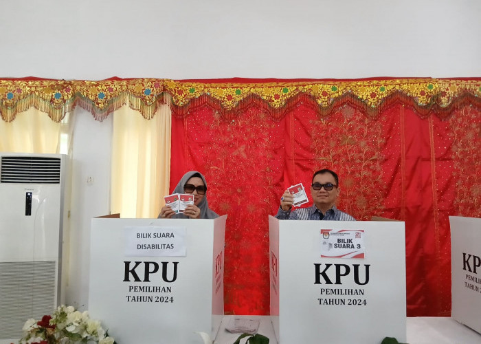 Anggota KPU RI Berikan Hak Suara pada Pilkada Bengkulu 2024