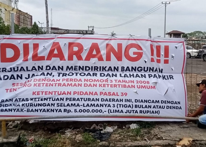 Pemkot Bengkulu Pasang Larangan Berjualan di Badan Jalan, Trotoar dan Lahan Parkir KZ Abidin