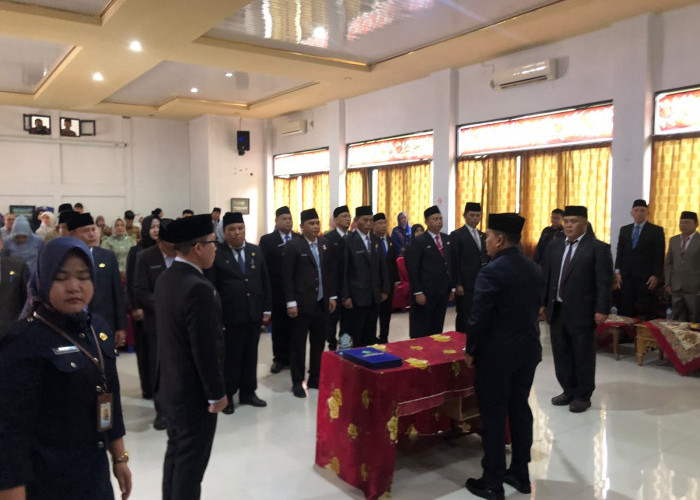 Bupati Lebong Lantik 17 Pejabat Eselon II, Tekankan Pelayanan Publik Prima