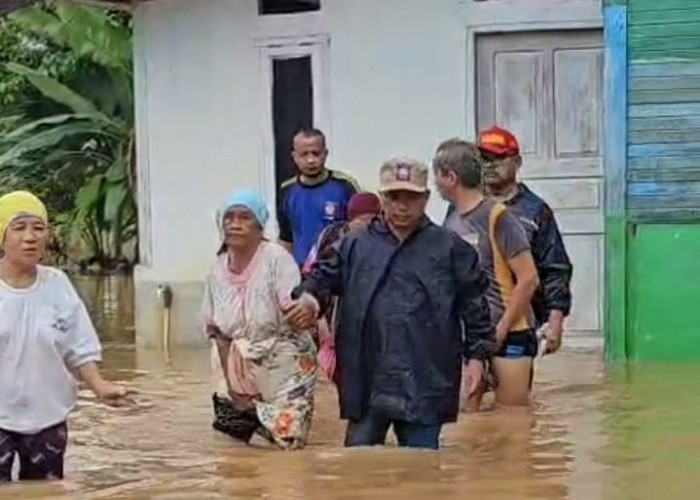 74 Personel Tagana Dinsos Kota Bengkulu Diterjunkan Bantu Evakuasi Warga Terdampak Banjir
