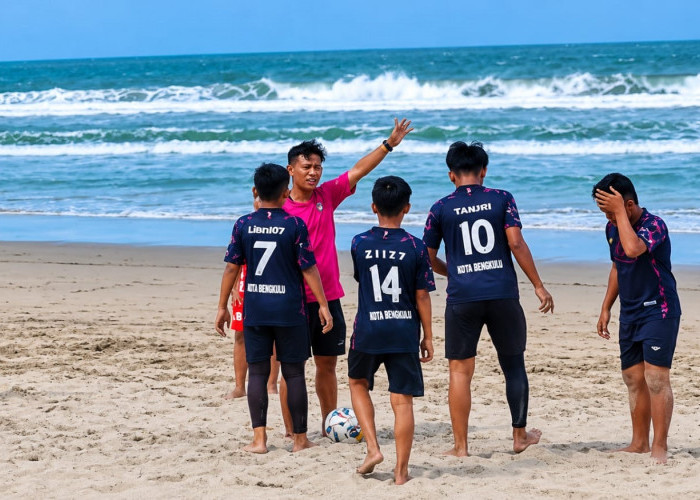 Meriahkan Festival Pantai Panjang, 85 Tim Pelajar Bersaing di Turnamen Sepak Bola Pantai Wali Kota Cup 2026